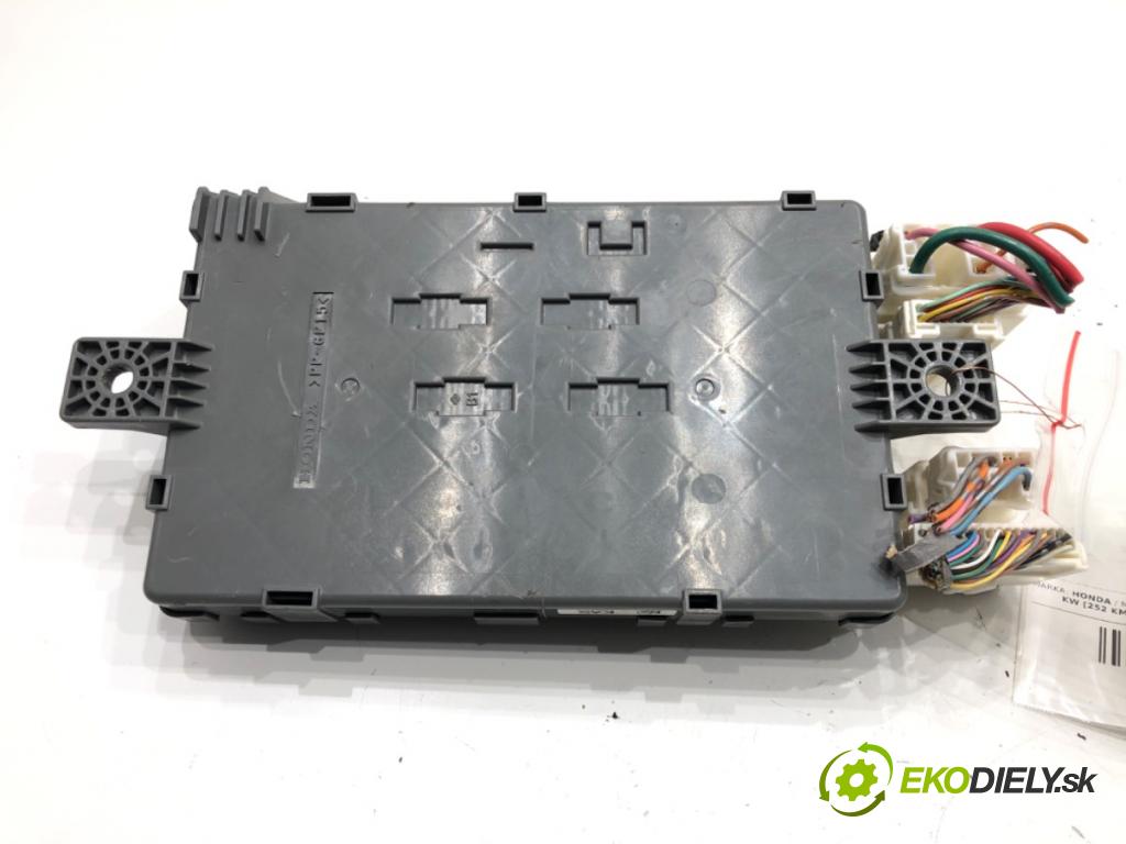 HONDA ODYSSEY (RL5) 2010 - 2022    3.5 185 kW [252 KM] benzyna 2010 - 2022  skříňka poistková TK8-A500 (Pojistkové skříňky)