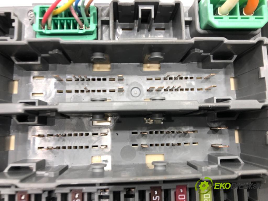 HONDA ODYSSEY (RL5) 2010 - 2022    3.5 185 kW [252 KM] benzyna 2010 - 2022  skříňka poistková TK8-A500 (Pojistkové skříňky)