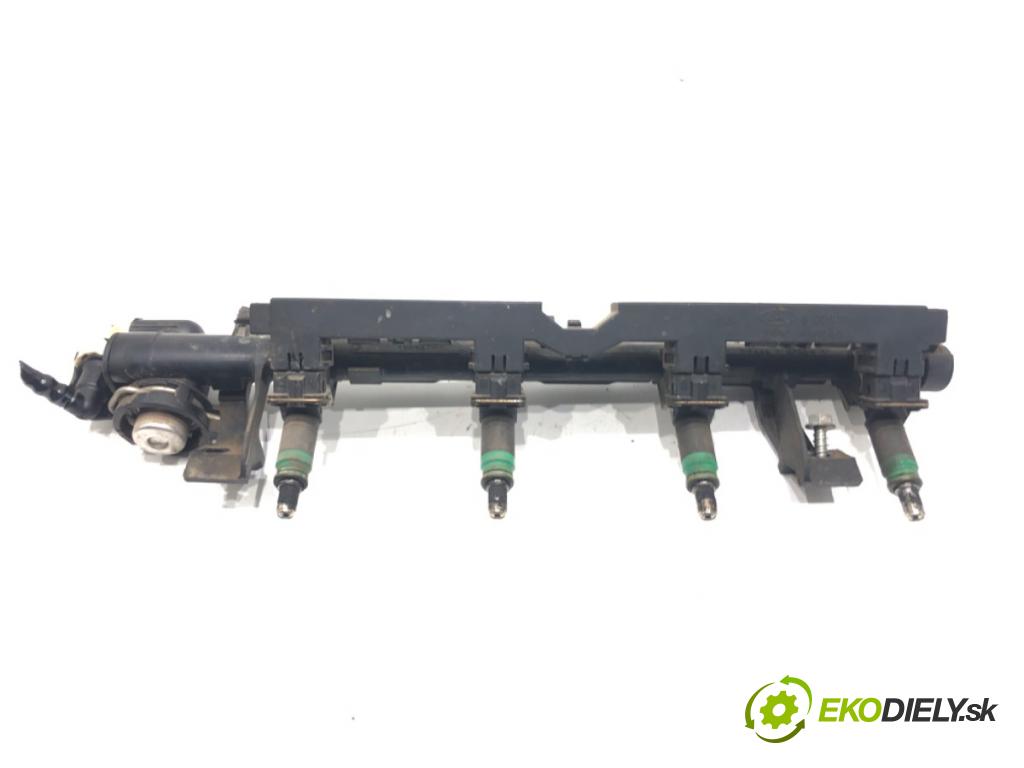 FORD FOCUS II (DA_, HCP, DP) 2004 - 2013    1.6 74 kW [100 KM] benzyna 2004 - 2012  Lišta vstrekovacia 98MF-BC (Vstrekovacie lišty)