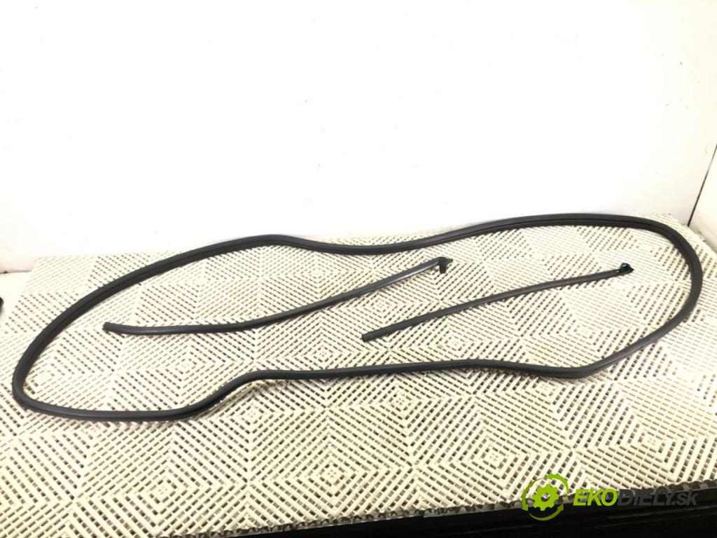 HONDA ODYSSEY (RL5) 2010 - 2022    3.5 185 kW [252 KM] benzyna 2010 - 2022  těsnění dveře zadní část pravá  (Ostatní)