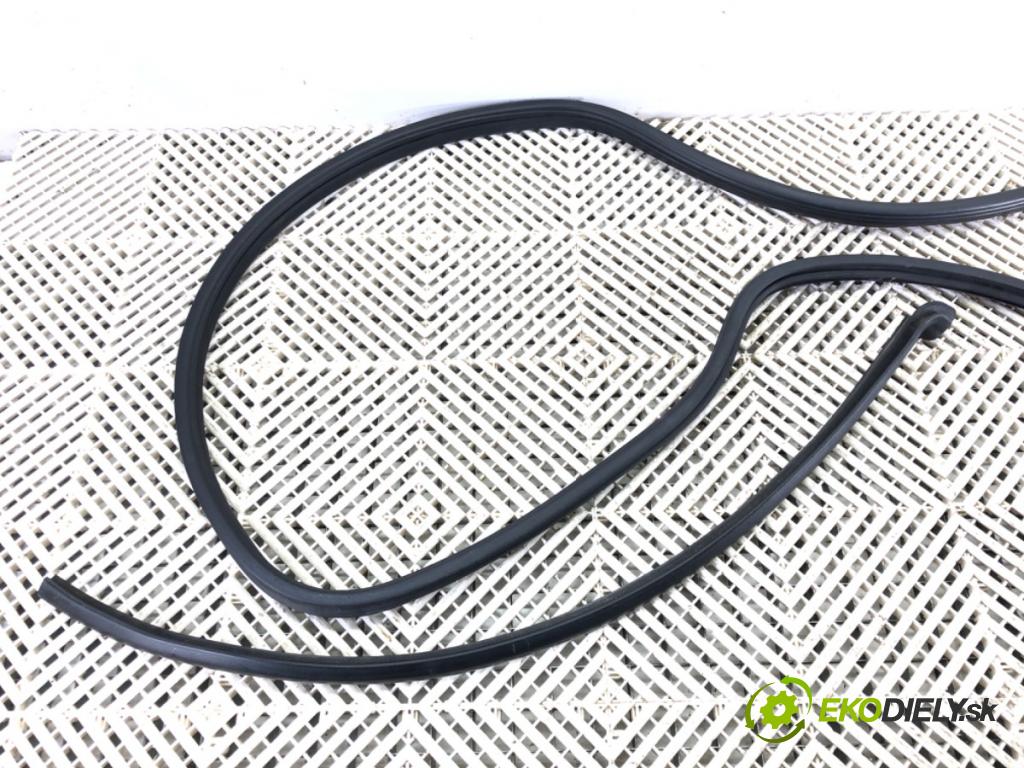 HONDA ODYSSEY (RL5) 2010 - 2022    3.5 185 kW [252 KM] benzyna 2010 - 2022  těsnění dveře zadní část pravá  (Ostatní)