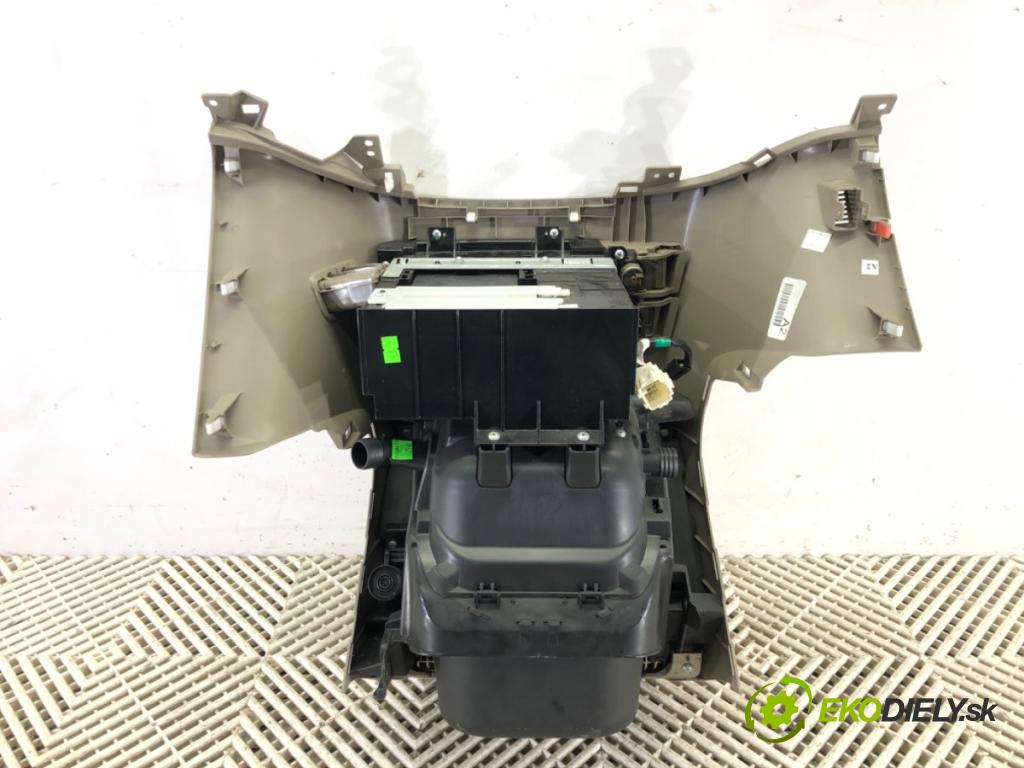 HONDA ODYSSEY (RL5) 2010 - 2022    3.5 185 kW [252 KM] benzyna 2010 - 2022  Priehradka, kastlík 77290-TK8