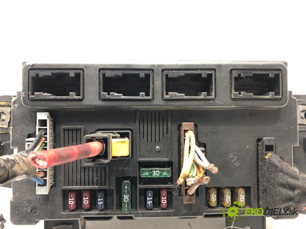 FIAT PANDA (169_) 2003 - 2022    1.2 (169.AXB11, 169.AXB1A) 44 kW [60 KM] benzyna 2003 - 2022  modul BSI 51740050 (Pojistkové skříňky)