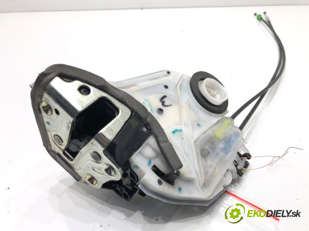 TOYOTA COROLLA sedan (_E18_, ZRE1_) 2013 - 2019    1.6 (ZRE181_) 97 kW [132 KM] benzyna 2013 - 2018  zámok dveře levý zadní část