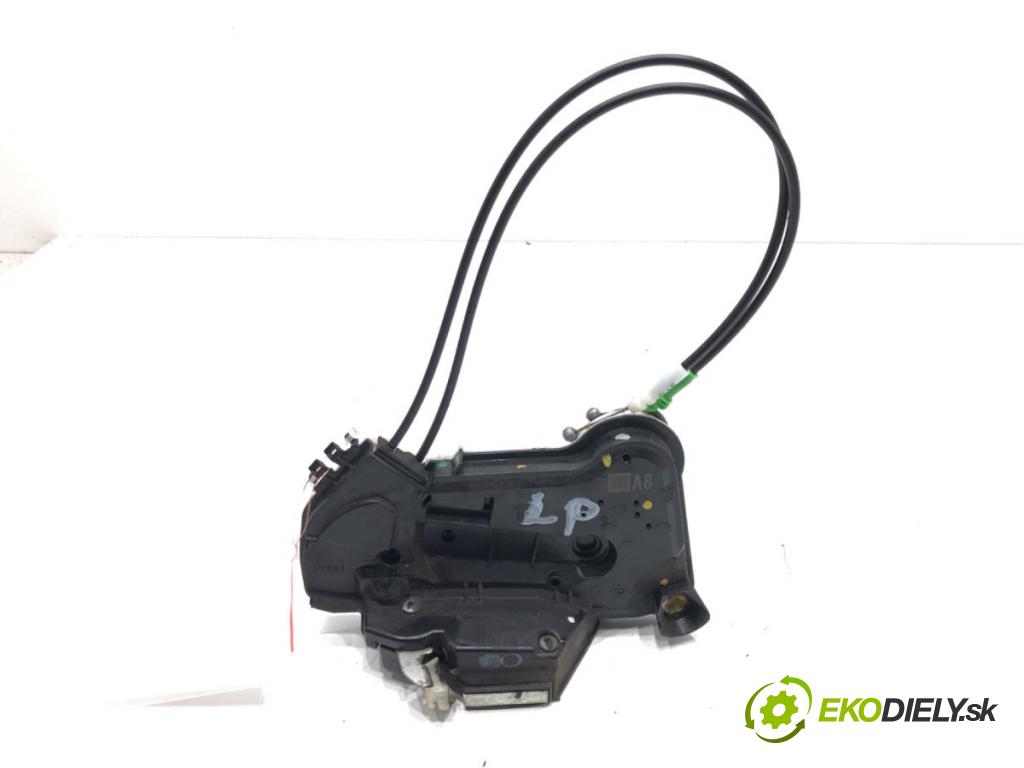 TOYOTA COROLLA sedan (_E18_, ZRE1_) 2013 - 2019    1.6 (ZRE181_) 97 kW [132 KM] benzyna 2013 - 2018  zámok dveře levý přední část 