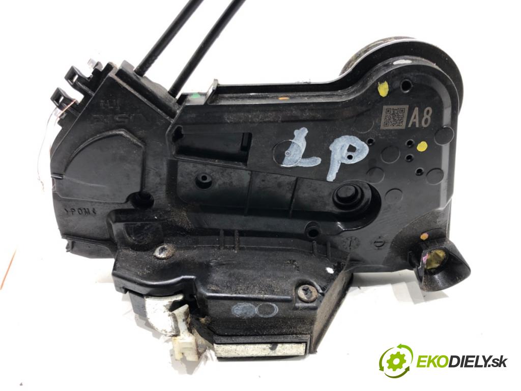 TOYOTA COROLLA sedan (_E18_, ZRE1_) 2013 - 2019    1.6 (ZRE181_) 97 kW [132 KM] benzyna 2013 - 2018  zámok dveře levý přední část