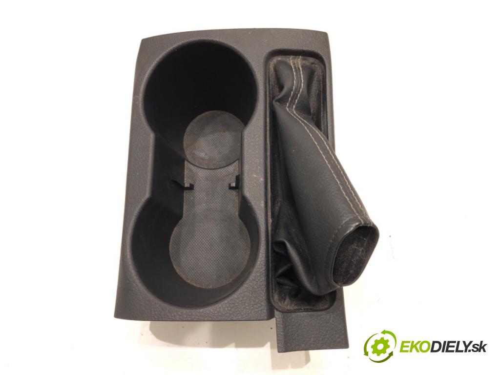 TOYOTA COROLLA sedan (_E18_, ZRE1_) 2013 - 2019    1.6 (ZRE181_) 97 kW [132 KM] benzyna 2013 - 2018  Držiak na nápoje 58804-02460 (Úchyty, držiaky na nápoje)