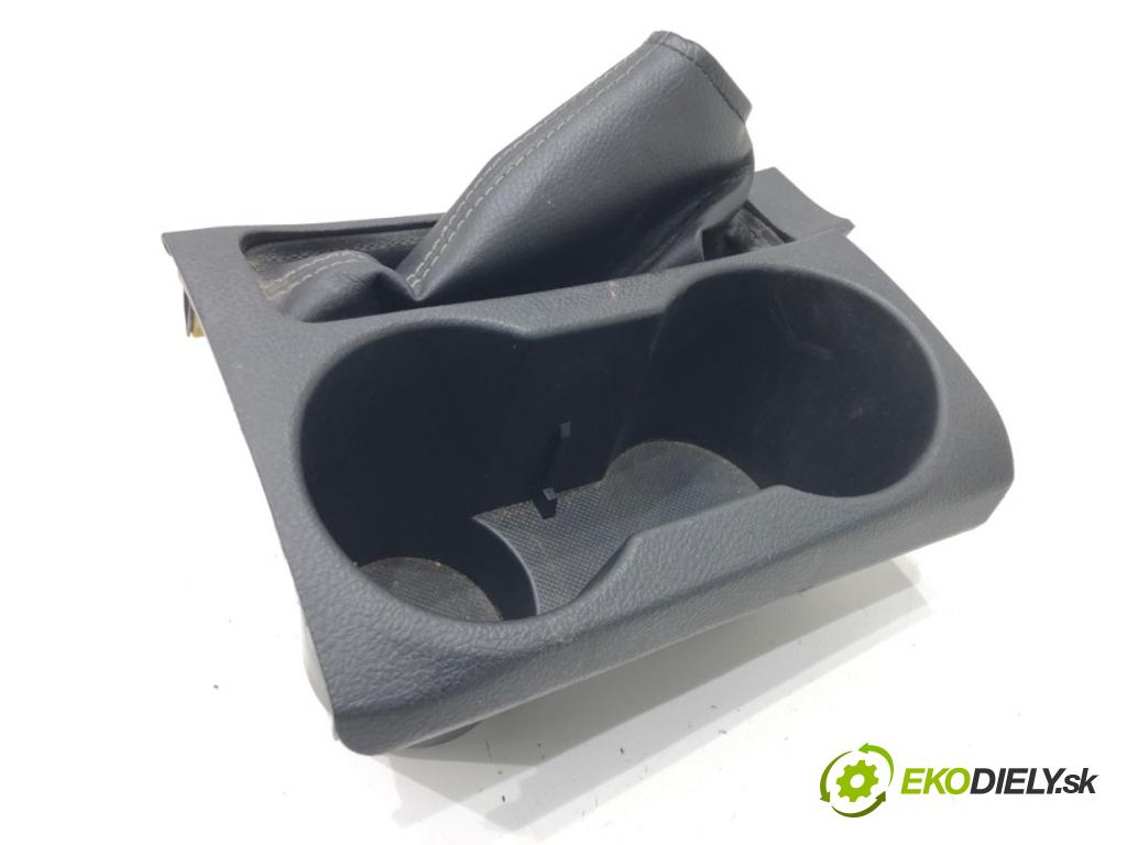 TOYOTA COROLLA sedan (_E18_, ZRE1_) 2013 - 2019    1.6 (ZRE181_) 97 kW [132 KM] benzyna 2013 - 2018  Držiak na nápoje 58804-02460 (Úchyty, držiaky na nápoje)