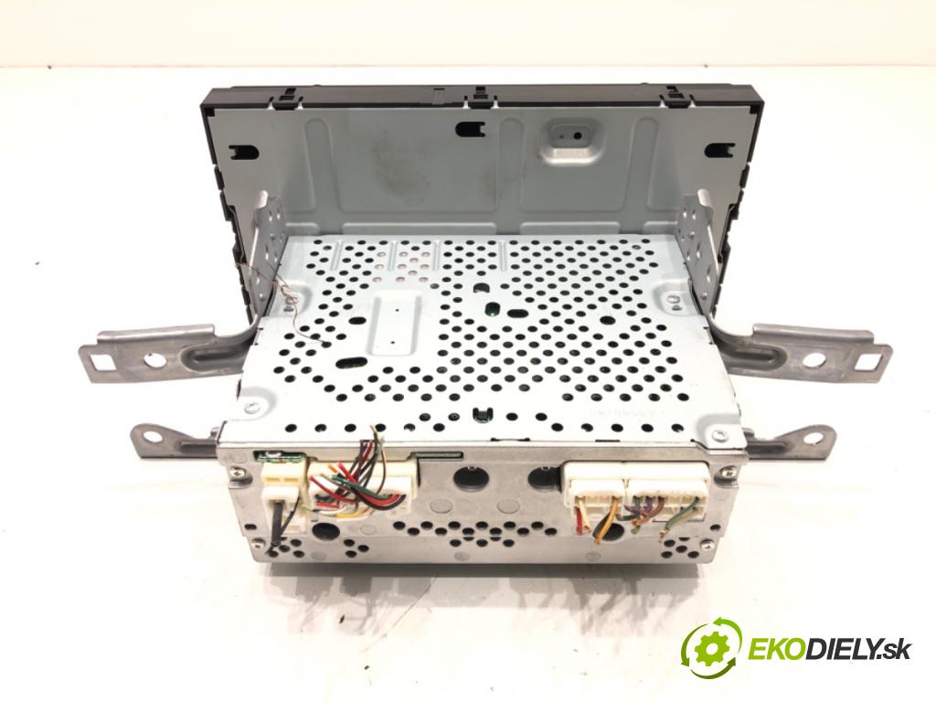 TOYOTA COROLLA sedan (_E18_, ZRE1_) 2013 - 2019    1.6 (ZRE181_) 97 kW [132 KM] benzyna 2013 - 2018  RADIO 86120-02J91 (Audio zariadenia)