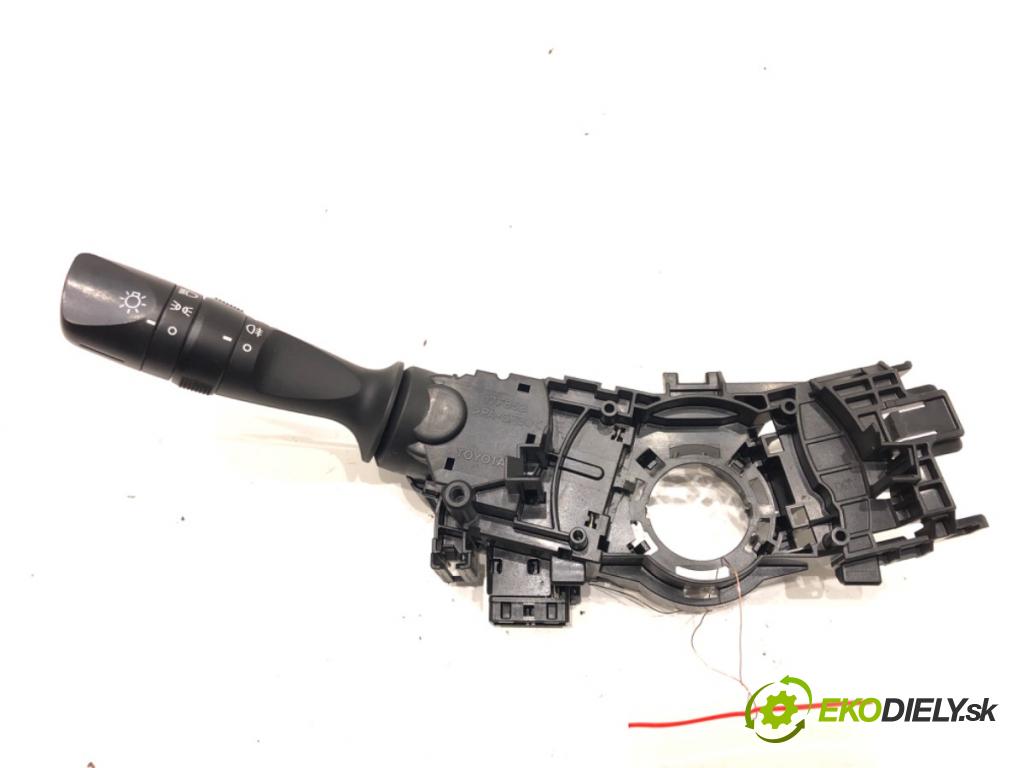 TOYOTA COROLLA sedan (_E18_, ZRE1_) 2013 - 2019    1.6 (ZRE181_) 97 kW [132 KM] benzyna 2013 - 2018  Prepínač smeroviek 02740-17F849 (Prepínače, spínače, tlačidlá a ovládače kúrenia)