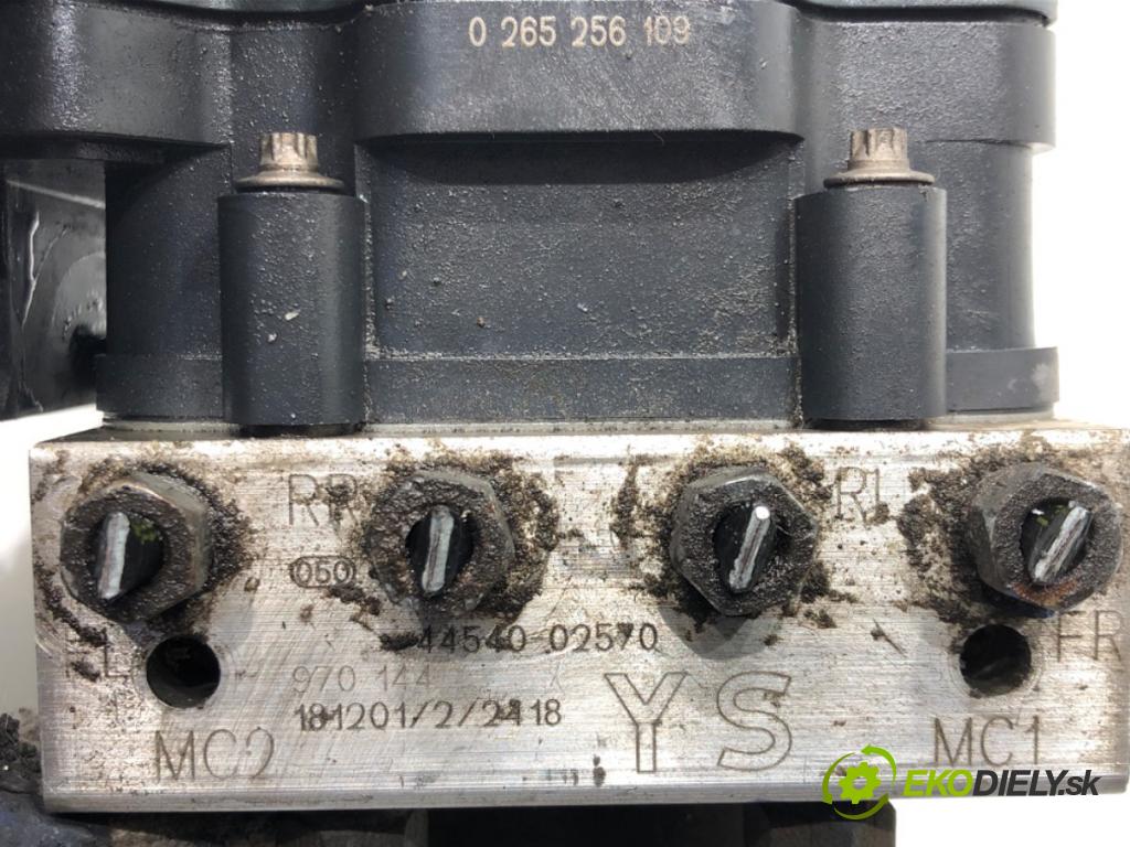 TOYOTA COROLLA sedan (_E18_, ZRE1_) 2013 - 2019    1.6 (ZRE181_) 97 kW [132 KM] benzyna 2013 - 2018  Pumpa ABS 44540-02570 (Pumpy ABS)