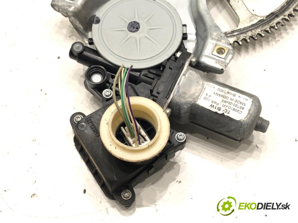 TOYOTA COROLLA sedan (_E18_, ZRE1_) 2013 - 2019    1.6 (ZRE181_) 97 kW [132 KM] benzyna 2013 - 2018  mechanismus okna levý přední část 85720-02480