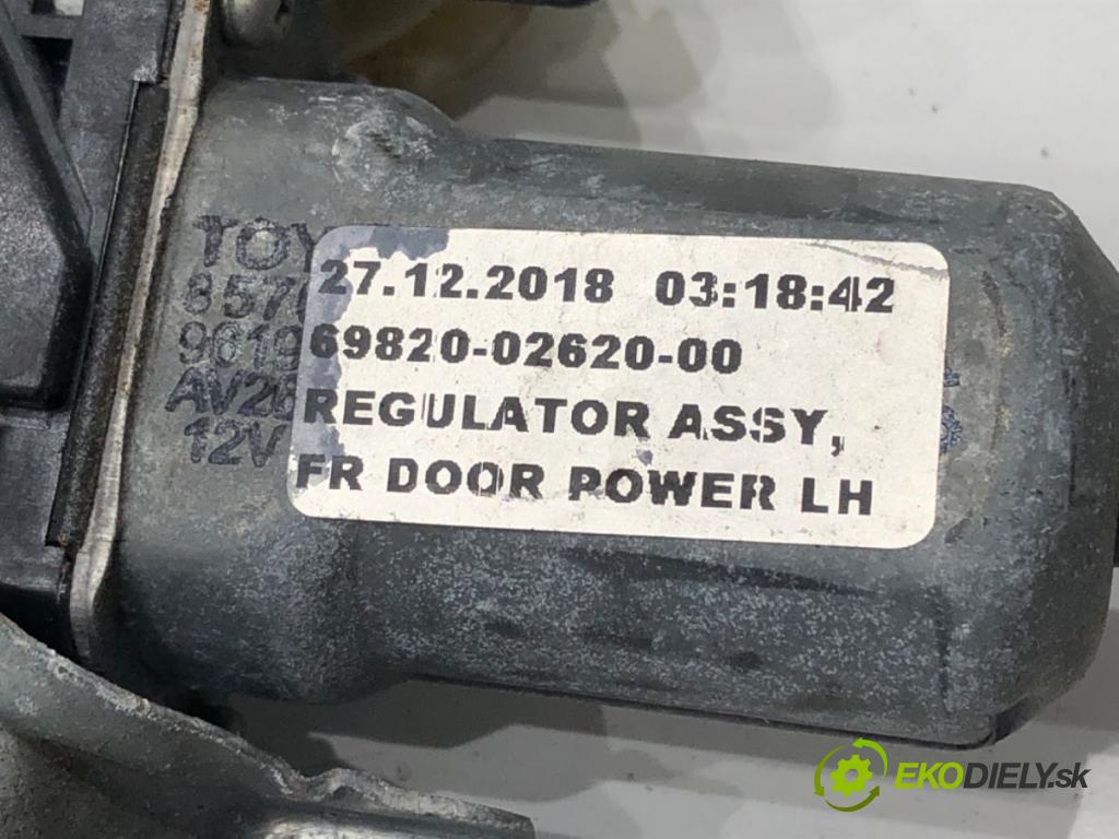TOYOTA COROLLA sedan (_E18_, ZRE1_) 2013 - 2019    1.6 (ZRE181_) 97 kW [132 KM] benzyna 2013 - 2018  mechanismus okna levý přední část 85720-02480