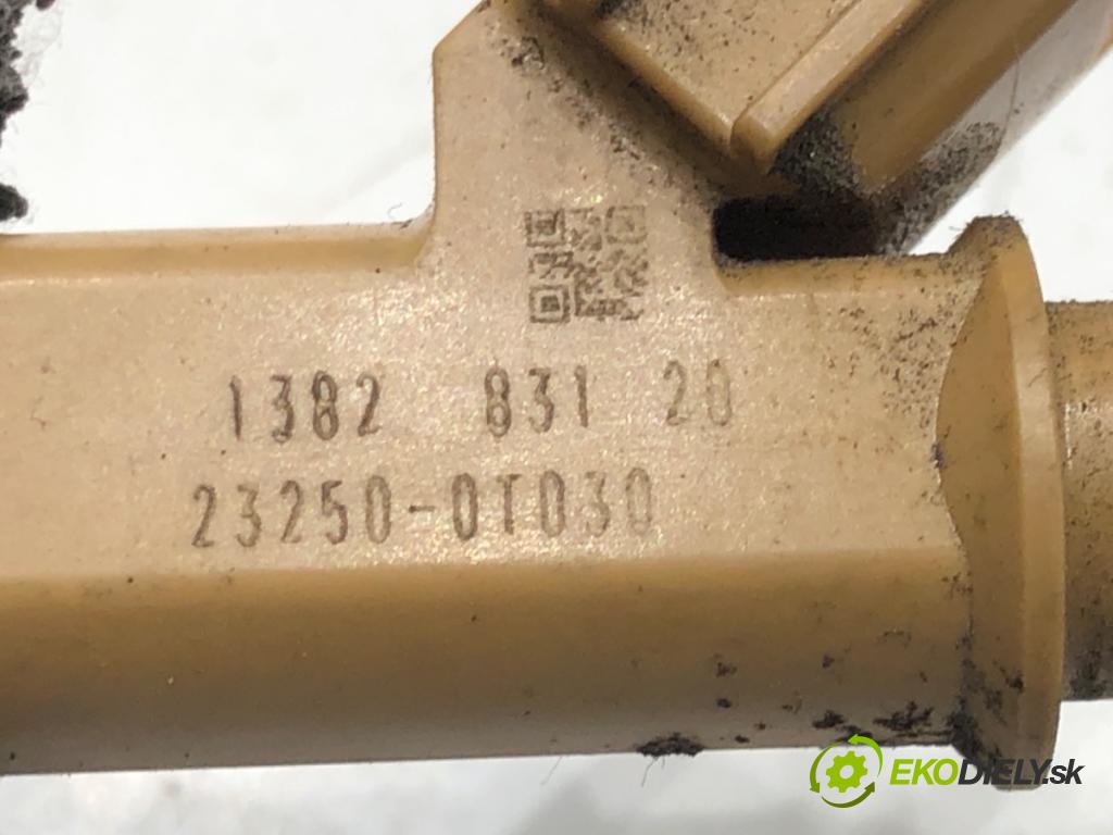 TOYOTA COROLLA sedan (_E18_, ZRE1_) 2013 - 2019    1.6 (ZRE181_) 97 kW [132 KM] benzyna 2013 - 2018  Vstrekovacie ventily 23250-0T030