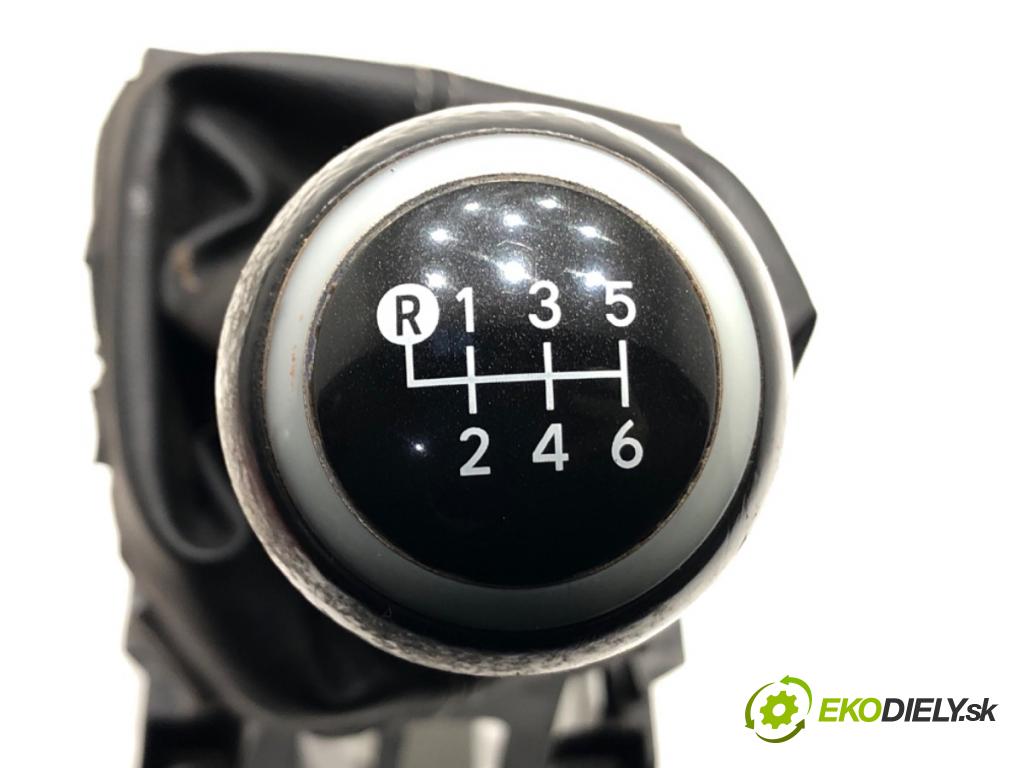 TOYOTA COROLLA sedan (_E18_, ZRE1_) 2013 - 2019    1.6 (ZRE181_) 97 kW [132 KM] benzyna 2013 - 2018  Kulisa 112102401 (Rýchlostné páky / kulisy)