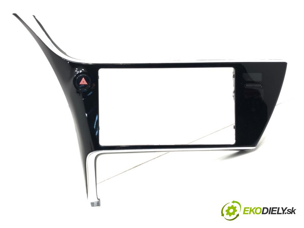 TOYOTA COROLLA E18 sedan 2019 97 kW 1.6 (ZRE181_) 1598 rámeček radia 55405-02870