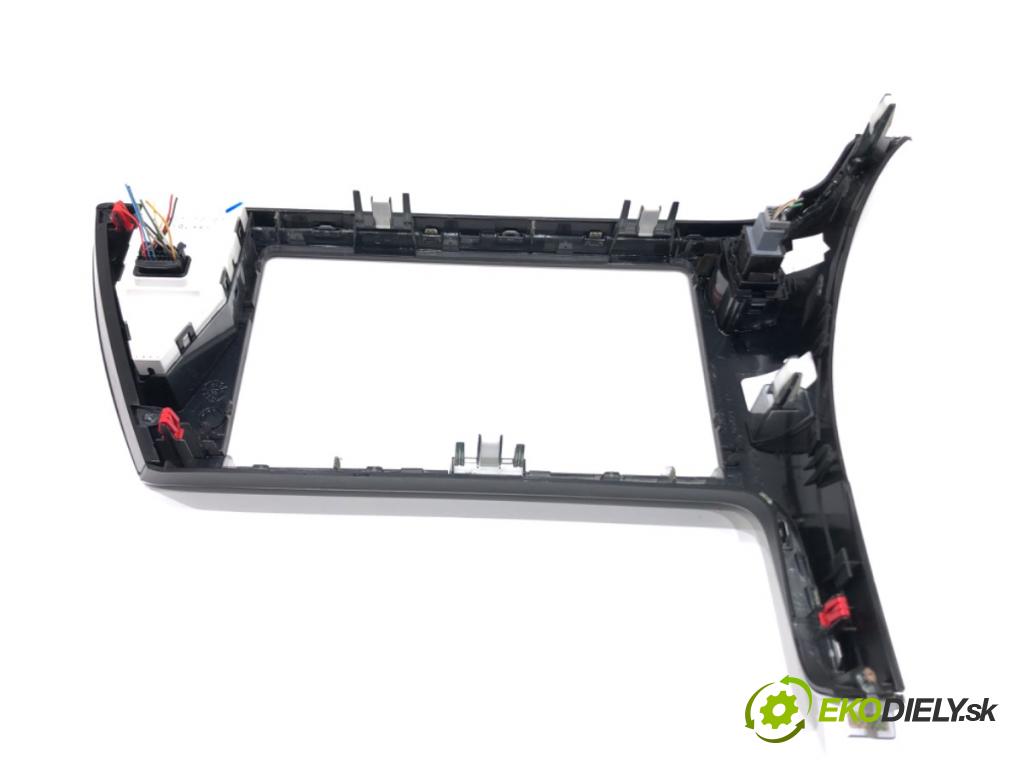 TOYOTA COROLLA E18 sedan 2019 97 kW 1.6 (ZRE181_) 1598 rámeček radia 55405-02870