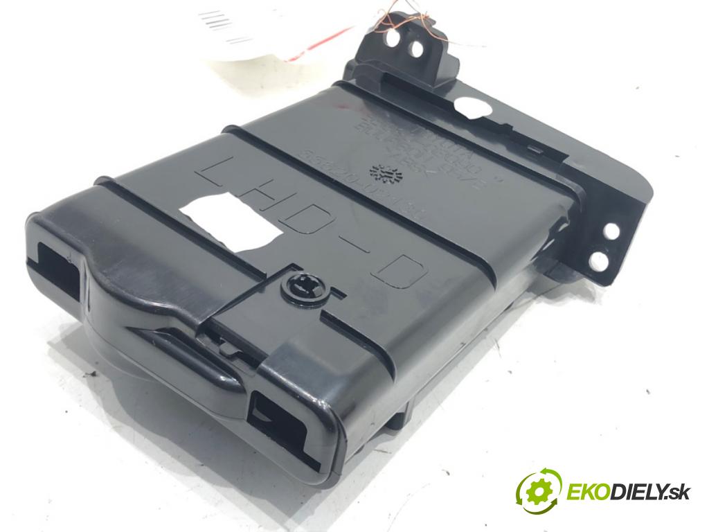 TOYOTA AURIS (_E15_) 2006 - 2012    1.6 (ZRE151_) 97 kW [132 KM] benzyna 2009 - 2012  Držiak na nápoje 55620-02090 (Úchyty, držiaky na nápoje)