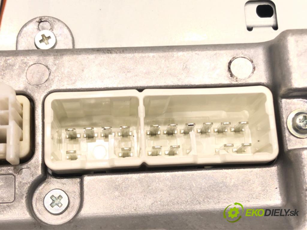 TOYOTA AURIS (_E15_) 2006 - 2012    1.6 (ZRE151_) 97 kW [132 KM] benzyna 2009 - 2012  RADIO 86120-02A70 (Audio zariadenia)