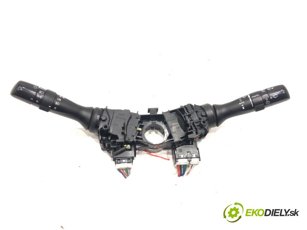 TOYOTA AURIS I liftback 2011 97 kW 1.6 (ZRE151_) 1598 přepínač kombinovaný 02331-17F613 (Páčky pod volantem)