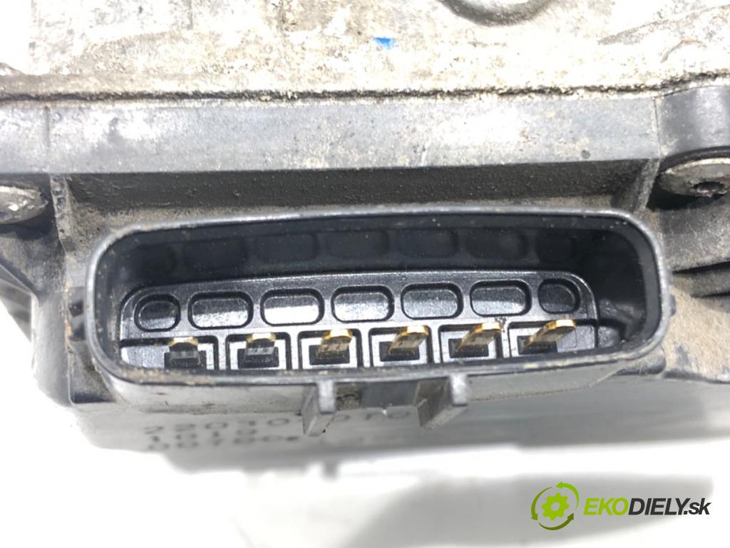 TOYOTA AURIS (_E15_) 2006 - 2012    1.6 (ZRE151_) 97 kW [132 KM] benzyna 2009 - 2012  Škrtiaca klapka 22030-0T050 (Škrtiace klapky)