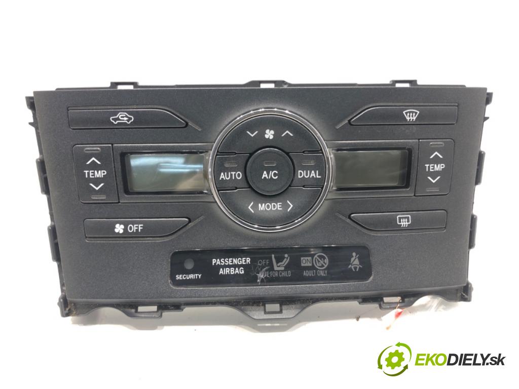 TOYOTA AURIS (_E15_) 2006 - 2012    1.6 (ZRE151_) 97 kW [132 KM] benzyna 2009 - 2012  Panel ovládania kúrenia 55900-02301 (Prepínače, spínače, tlačidlá a ovládače kúrenia)