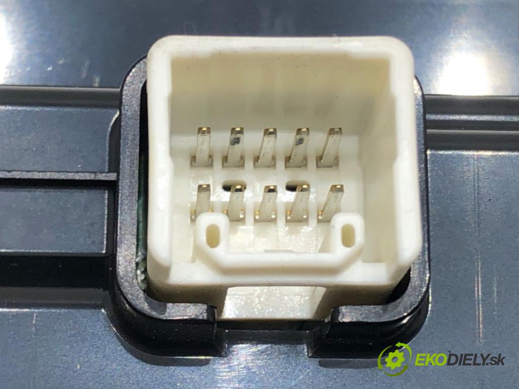 TOYOTA AURIS (_E15_) 2006 - 2012    1.6 (ZRE151_) 97 kW [132 KM] benzyna 2009 - 2012  Panel ovládania kúrenia 55900-02301 (Prepínače, spínače, tlačidlá a ovládače kúrenia)