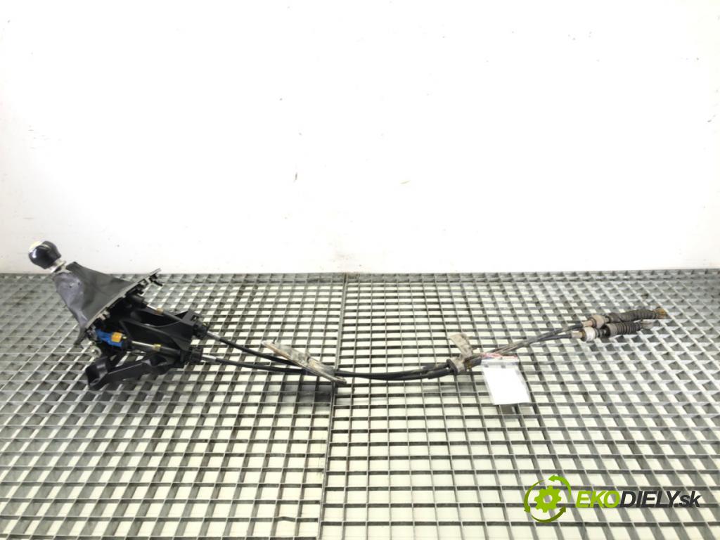 TOYOTA AURIS (_E15_) 2006 - 2012    1.6 (ZRE151_) 97 kW [132 KM] benzyna 2009 - 2012  Kulisa 33530-02240-00 (Rýchlostné páky / kulisy)