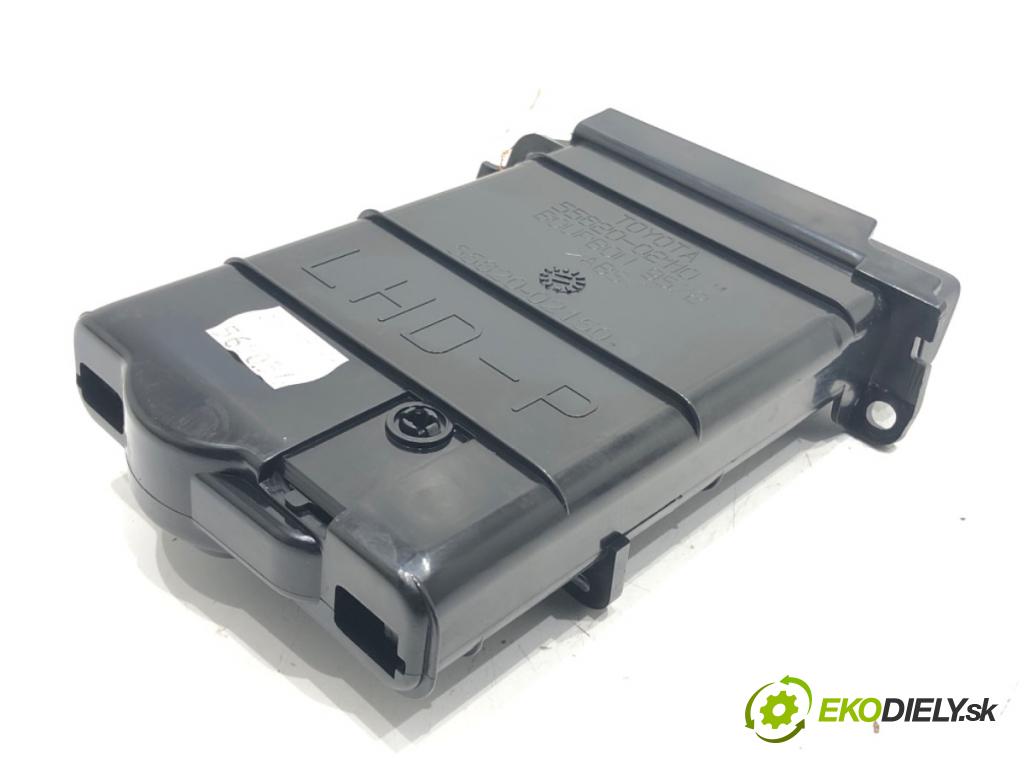 TOYOTA AURIS (_E15_) 2006 - 2012    1.6 (ZRE151_) 97 kW [132 KM] benzyna 2009 - 2012  Držiak na nápoje 55620-02110 (Úchyty, držiaky na nápoje)