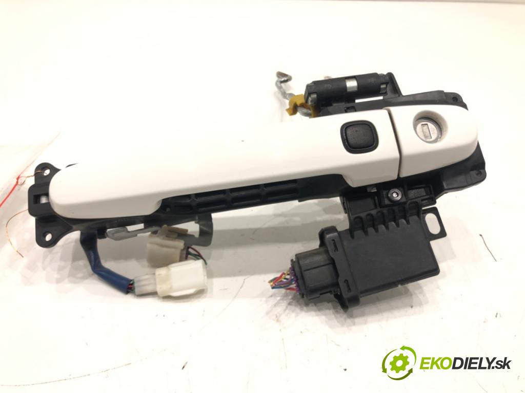 TOYOTA AURIS I liftback 2011 97 kW 1.6 (ZRE151_) 1598 Kľučka vonkajšia ľavy predný 