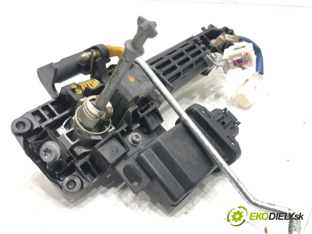 TOYOTA AURIS I liftback 2011 97 kW 1.6 (ZRE151_) 1598 Kľučka vonkajšia ľavy predný