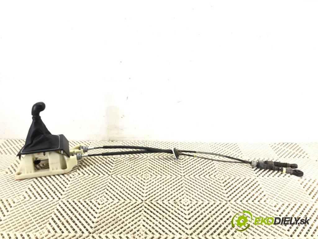 HYUNDAI i20 II (GB, IB) 2014 - 2022    1.2 61 kW [83 KM] benzyna 2014 - 2022  Kulisa  (Rýchlostné páky / kulisy)