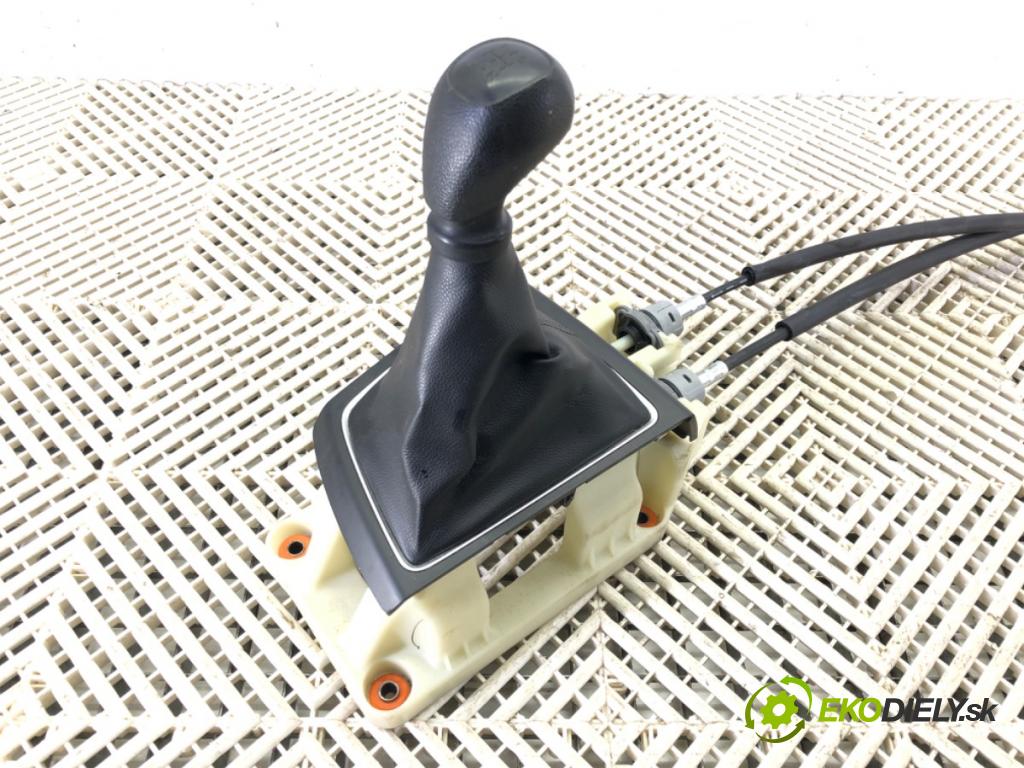 HYUNDAI i20 II (GB, IB) 2014 - 2022    1.2 61 kW [83 KM] benzyna 2014 - 2022  Kulisa  (Rýchlostné páky / kulisy)