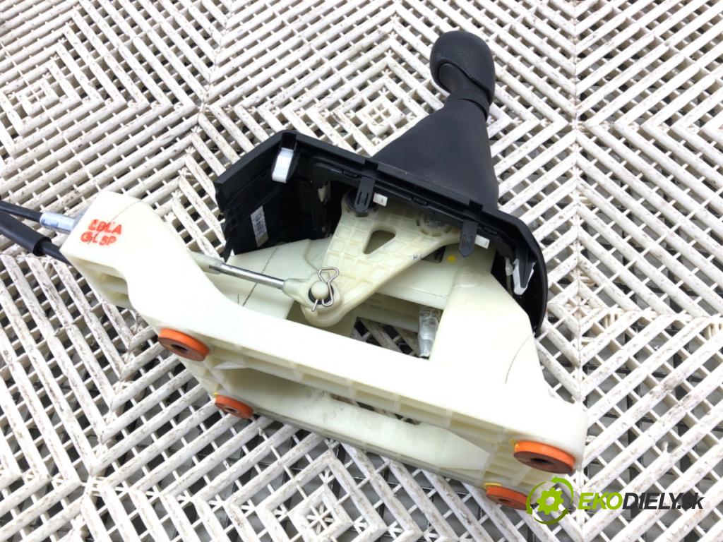 HYUNDAI i20 II (GB, IB) 2014 - 2022    1.2 61 kW [83 KM] benzyna 2014 - 2022  Kulisa  (Rýchlostné páky / kulisy)