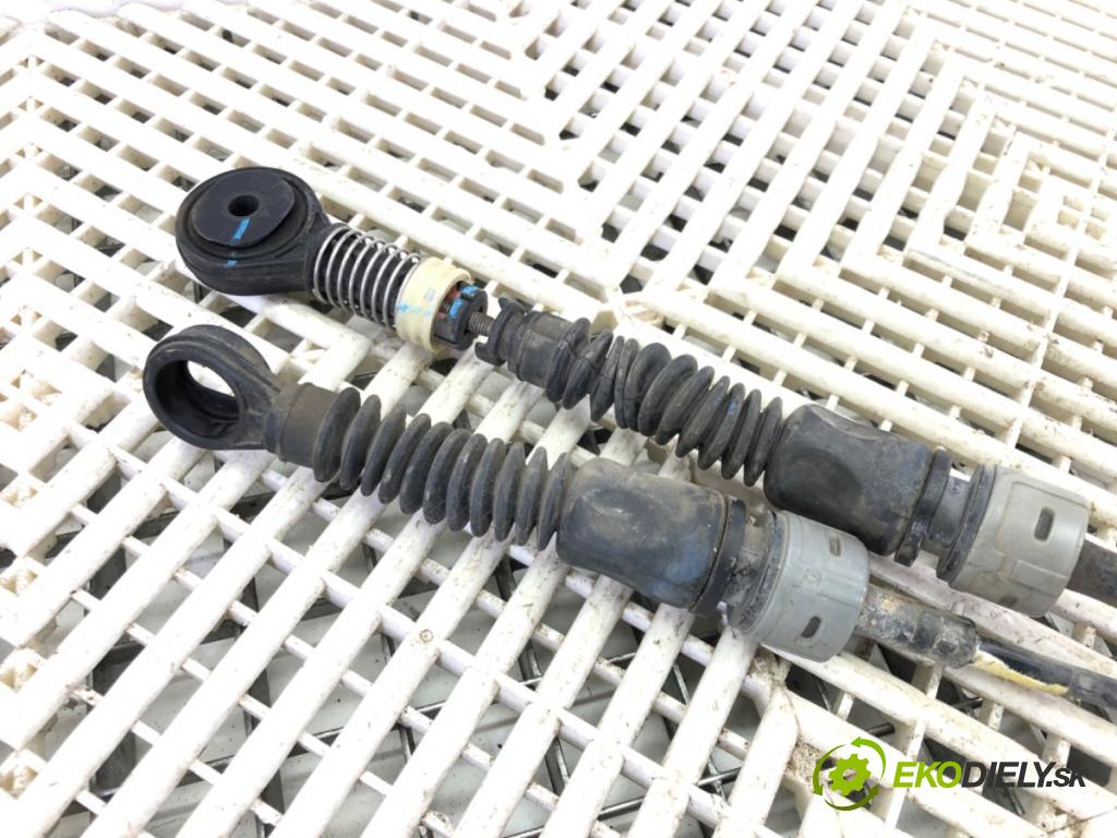 HYUNDAI i20 II (GB, IB) 2014 - 2022    1.2 61 kW [83 KM] benzyna 2014 - 2022  Kulisa  (Rýchlostné páky / kulisy)