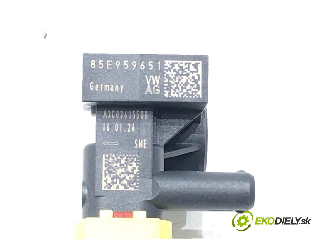 SKODA SUPERB IV Kombi (NZ5) 2023 -    2.0 TDI 110 kW [150 KM] olej napędowy 2023 -  Snímač nárazu 85E959651 (Snímače nárazu)