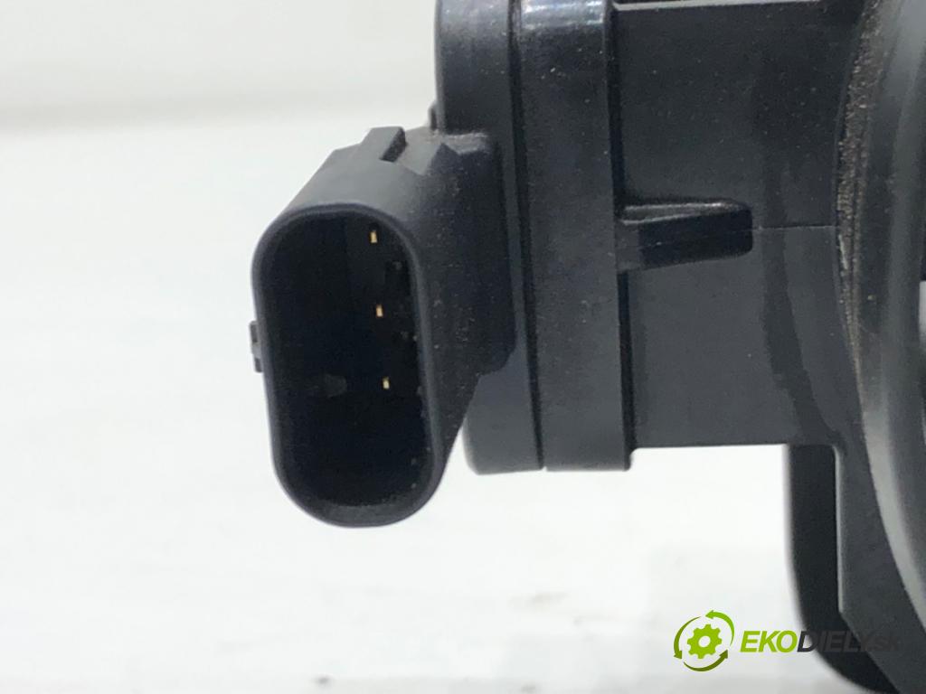 SKODA SUPERB IV Kombi (NZ5) 2023 -    2.0 TDI 110 kW [150 KM] olej napędowy 2023 -  Váha vzduchu 05L906461G (Váhy vzduchu)