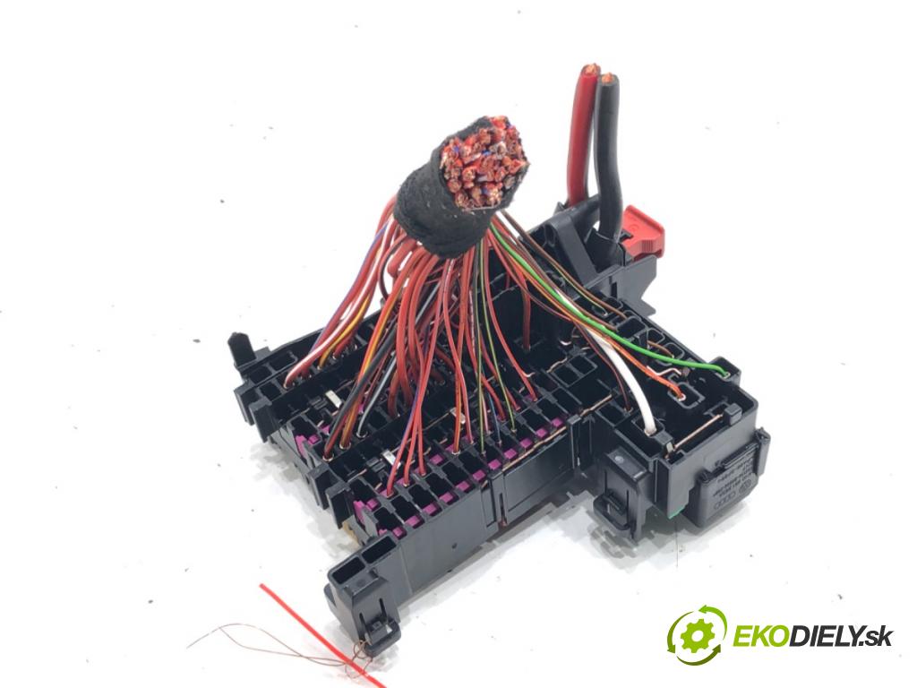 SKODA SUPERB IV Kombi (NZ5) 2023 -    2.0 TDI 110 kW [150 KM] olej napędowy 2023 -  skříňka poistková 5WA937615 (Pojistkové skříňky)