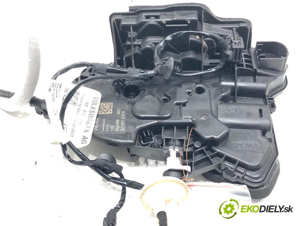SKODA SUPERB IV Kombi (NZ5) 2023 -    2.0 TDI 110 kW [150 KM] olej napędowy 2023 -  zámok dveře pravý přední část 3J1837016A