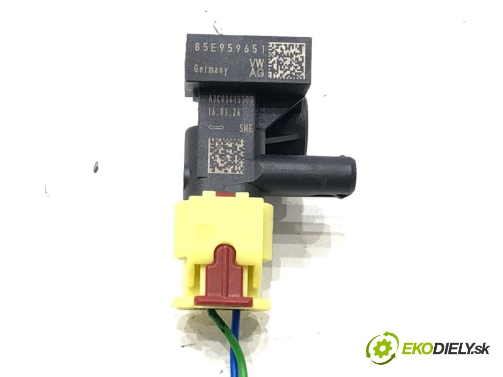 SKODA SUPERB IV Kombi (NZ5) 2023 -    2.0 TDI 110 kW [150 KM] olej napędowy 2023 -  Snímač nárazu 85E959651 (Snímače nárazu)