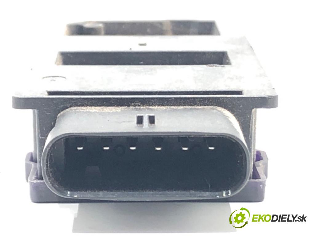 SKODA SUPERB IV Kombi (NZ5) 2023 -    2.0 TDI 110 kW [150 KM] olej napędowy 2023 -  Zosilňovač Antenní: 5WA962133E (Zosilňovače)