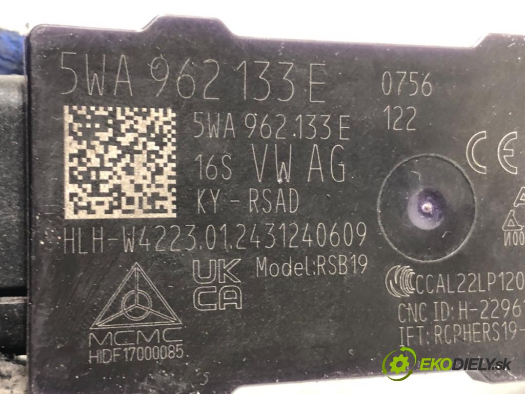 SKODA SUPERB IV Kombi (NZ5) 2023 -    2.0 TDI 110 kW [150 KM] olej napędowy 2023 -  Zosilňovač Antenní: 5WA962133E (Zosilňovače)