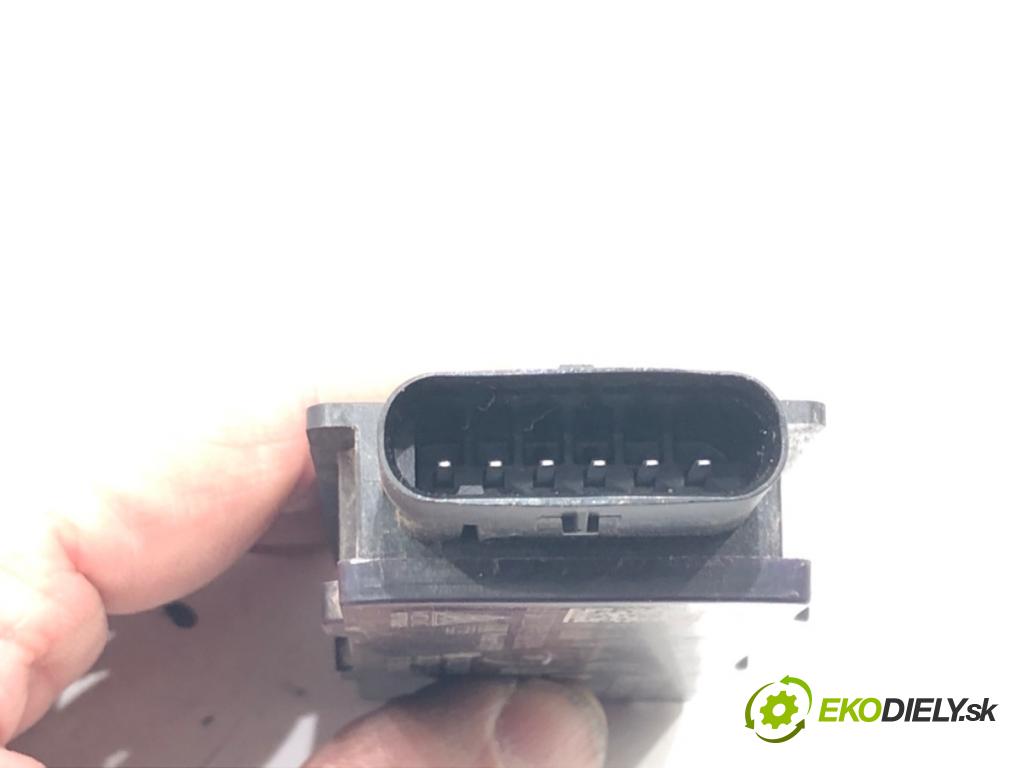 SKODA SUPERB IV Kombi (NZ5) 2023 -    2.0 TDI 110 kW [150 KM] olej napędowy 2023 -  Zosilňovač Antenní: 5WA962133E (Zosilňovače)