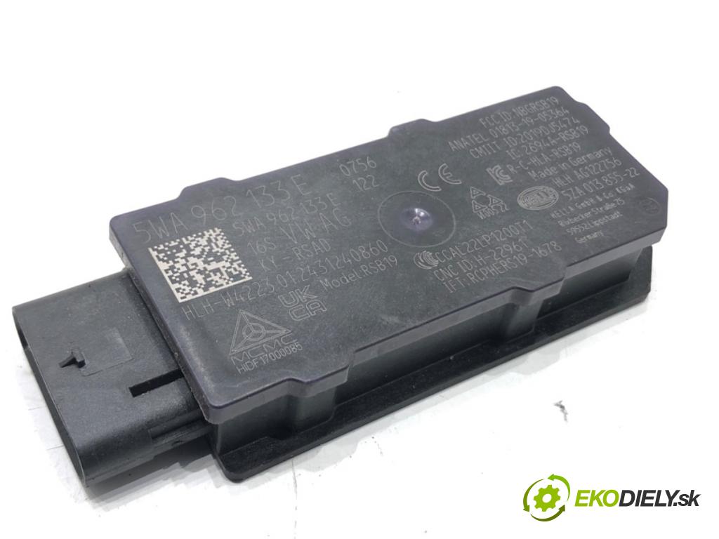 SKODA SUPERB IV Kombi (NZ5) 2023 -    2.0 TDI 110 kW [150 KM] olej napędowy 2023 -  Zosilňovač Antenní: 5WA962133E (Zosilňovače)