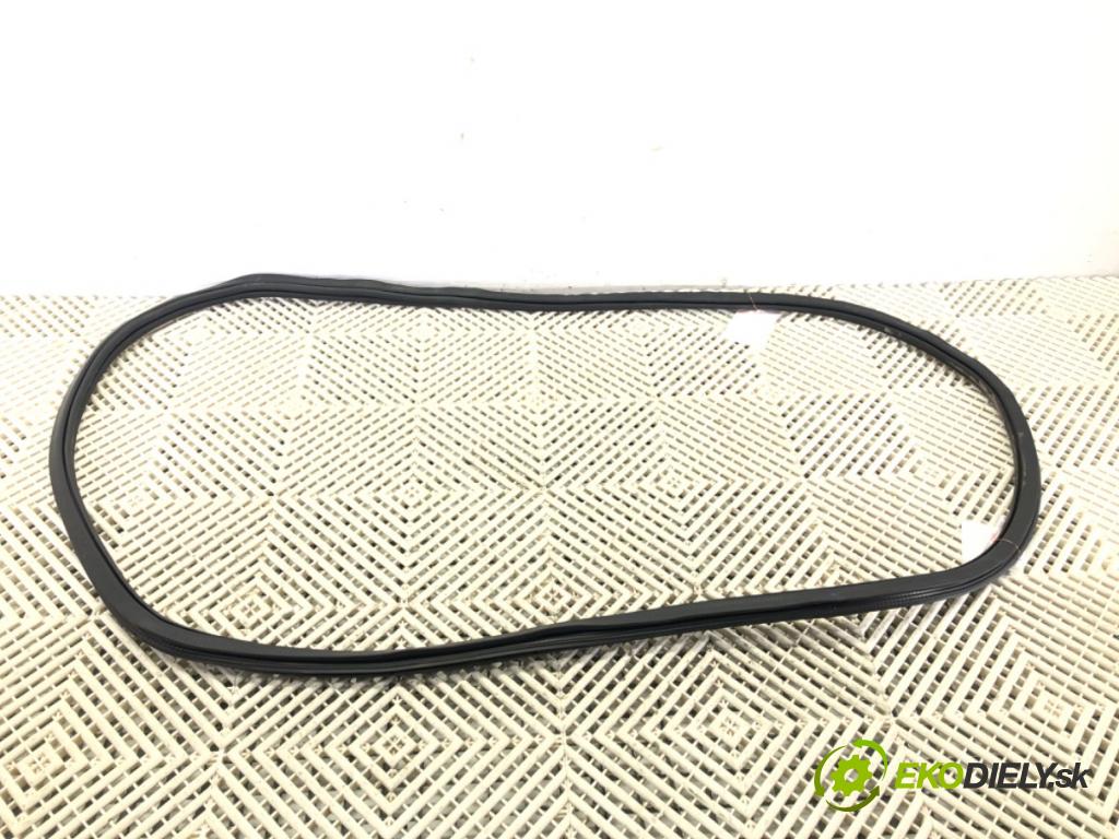 SKODA SUPERB IV Kombi (NZ5) 2023 -    2.0 TDI 110 kW [150 KM] olej napędowy 2023 -  těsnění dveře zadní část pravá 3J0867911 (Ostatní)