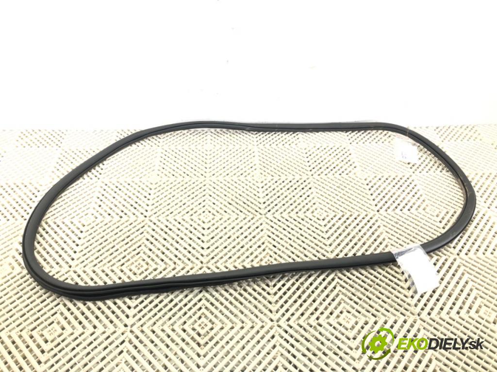 SKODA SUPERB IV Kombi (NZ5) 2023 -    2.0 TDI 110 kW [150 KM] olej napędowy 2023 -  těsnění dveře zadní část pravá 3J0867911 (Ostatní)