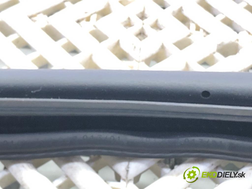 SKODA SUPERB IV Kombi (NZ5) 2023 -    2.0 TDI 110 kW [150 KM] olej napędowy 2023 -  těsnění dveře zadní část pravá 3J0867911 (Ostatní)