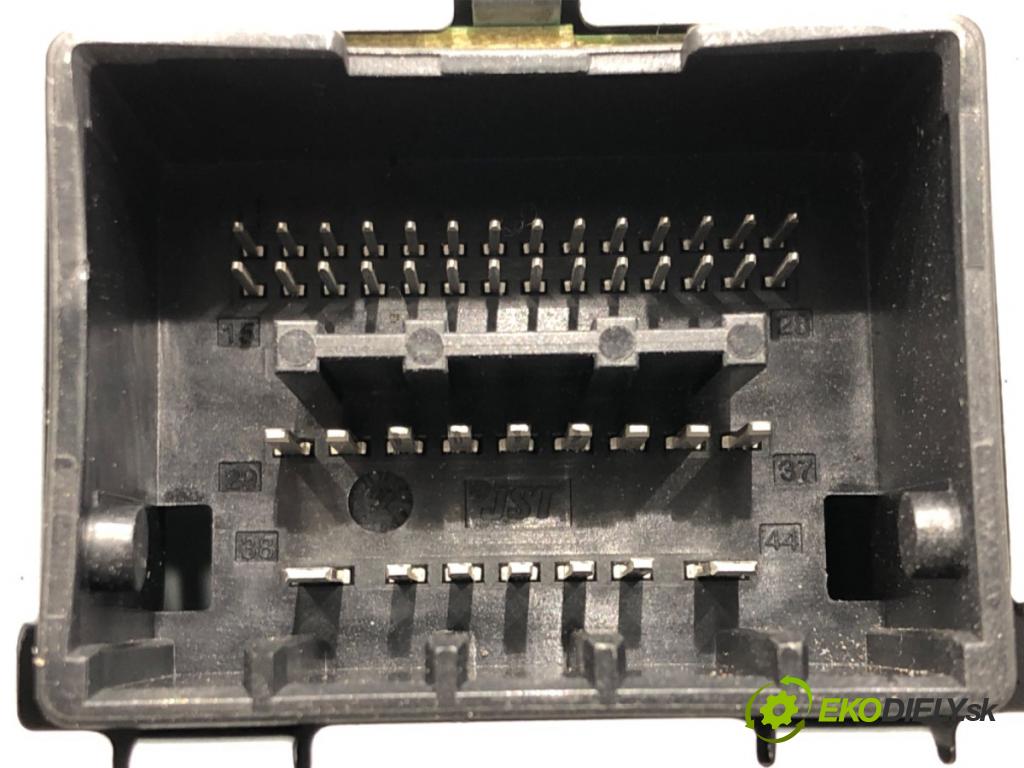 OPEL ASTRA J Sports Tourer (P10) 2010 - 2015    2.0 CDTI (35) 118 kW [160 KM] olej napędowy 2010 - 2015  RADIO 20984175 (Audio zariadenia)