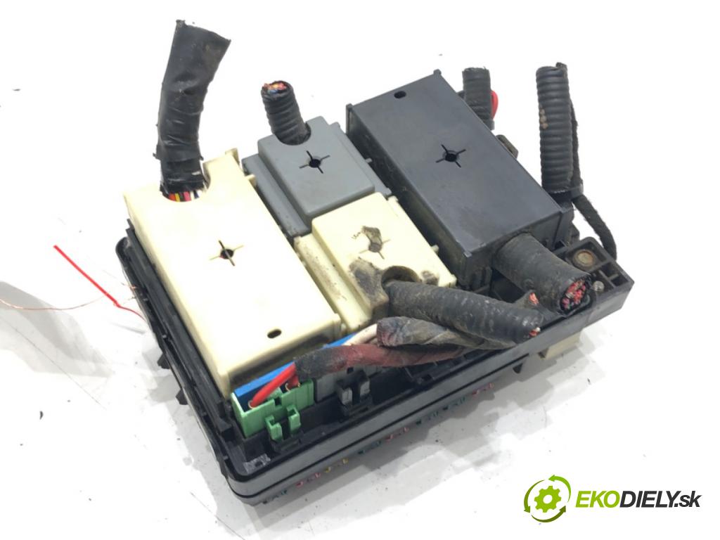 KIA SPORTAGE II (JE_, KM) 2004 - 2022    2.0 16V 4WD 104 kW [141 KM] benzyna 2004 - 2022  modul BSI 91951-1F210 (Pojistkové skříňky)