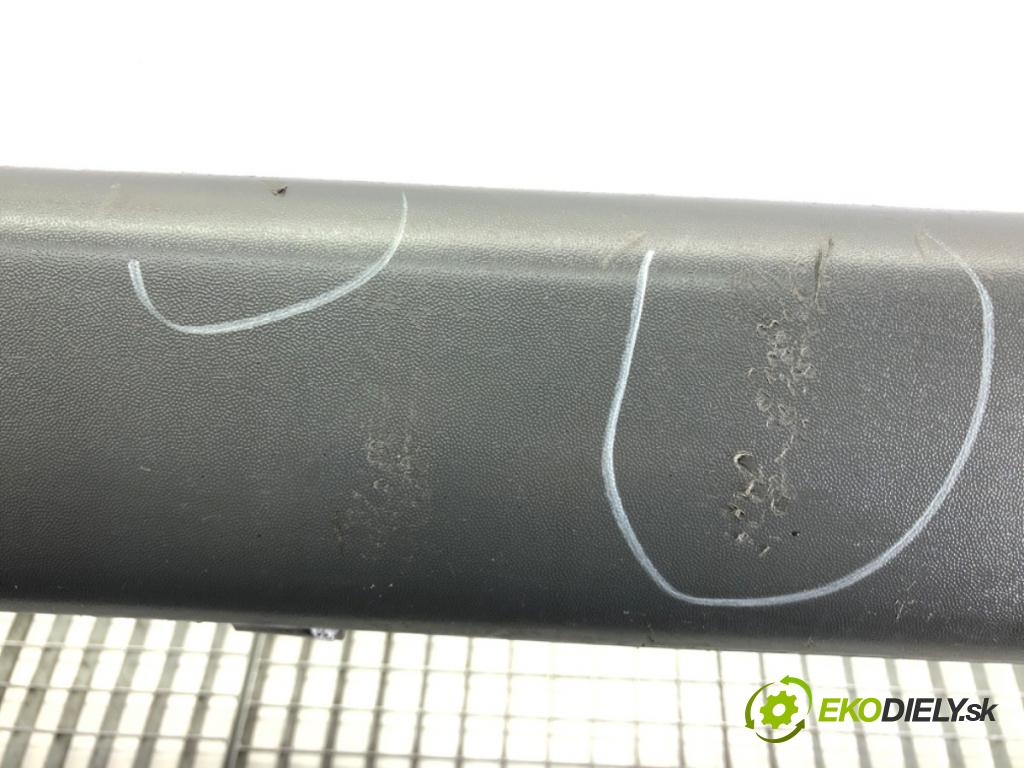 VW TRANSPORTER T5 Autobus 2006 77 kW 1.9 TDI 1896 Nárazník zad  (Kľučka dverí ostatné)